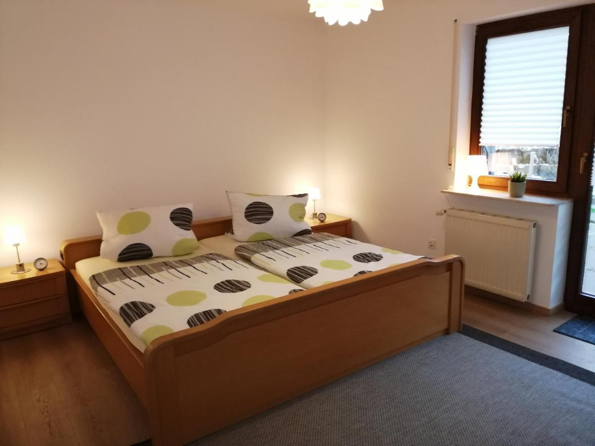Ebenerdige Ferienwohnung Mit Grosser Terrasse In Der Naehe Des Waldes, Zum Wohlfuehlen Schoneck Εξωτερικό φωτογραφία